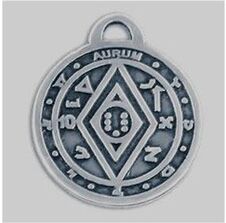 El amuleto del Pentáculo de Salomón protege contra riesgos financieros y gastos irrazonables. 
